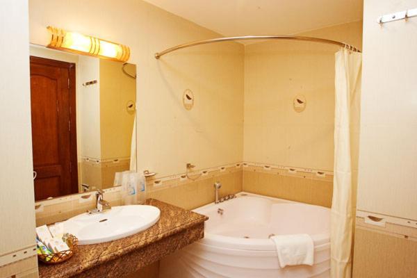 Tan Hoang Long Hotel Cidade de Ho Chi Minh Exterior foto